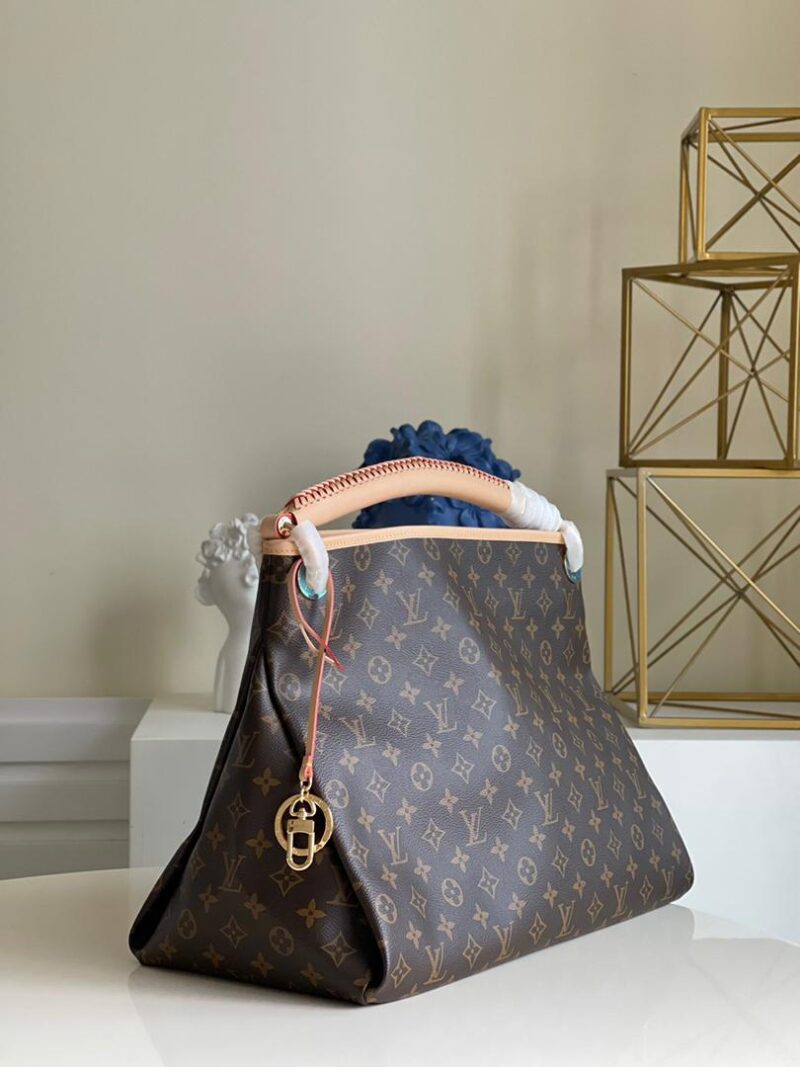 Louis Vuitton Artsy MM Bag