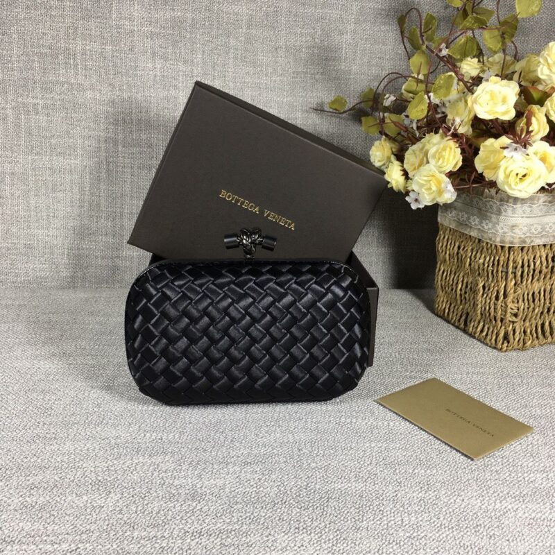 Bottega Veneta Clutch (Short)